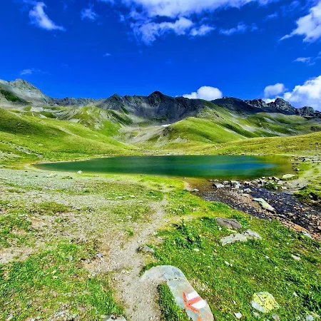 9303 Gemuetliches, Zweckmaessig Eingerichtetes Mit Balkon Und Golfplatzblick Vulpera