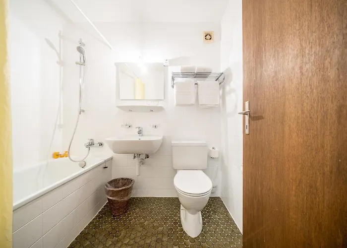 9303 Gemuetliches, Zweckmaessig Eingerichtetes Mit Balkon Und Golfplatzblick Lejlighed Vulpera